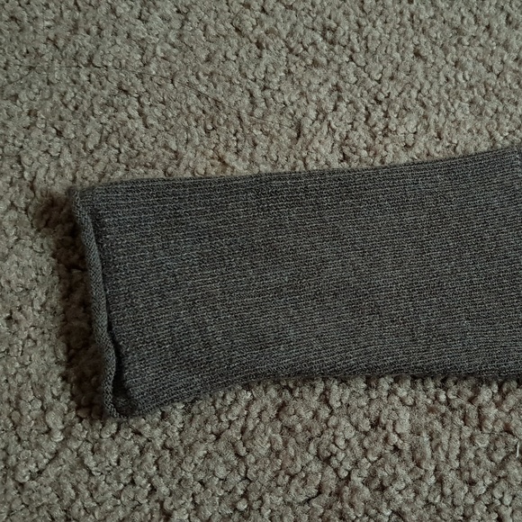 Banana Republic Brown sweater - Picture 4 of 8